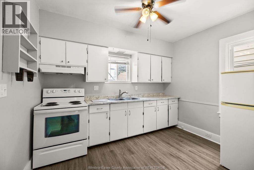 1539 Howard Property Photo 4