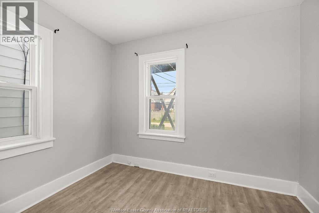 1539 Howard Property Photo 6