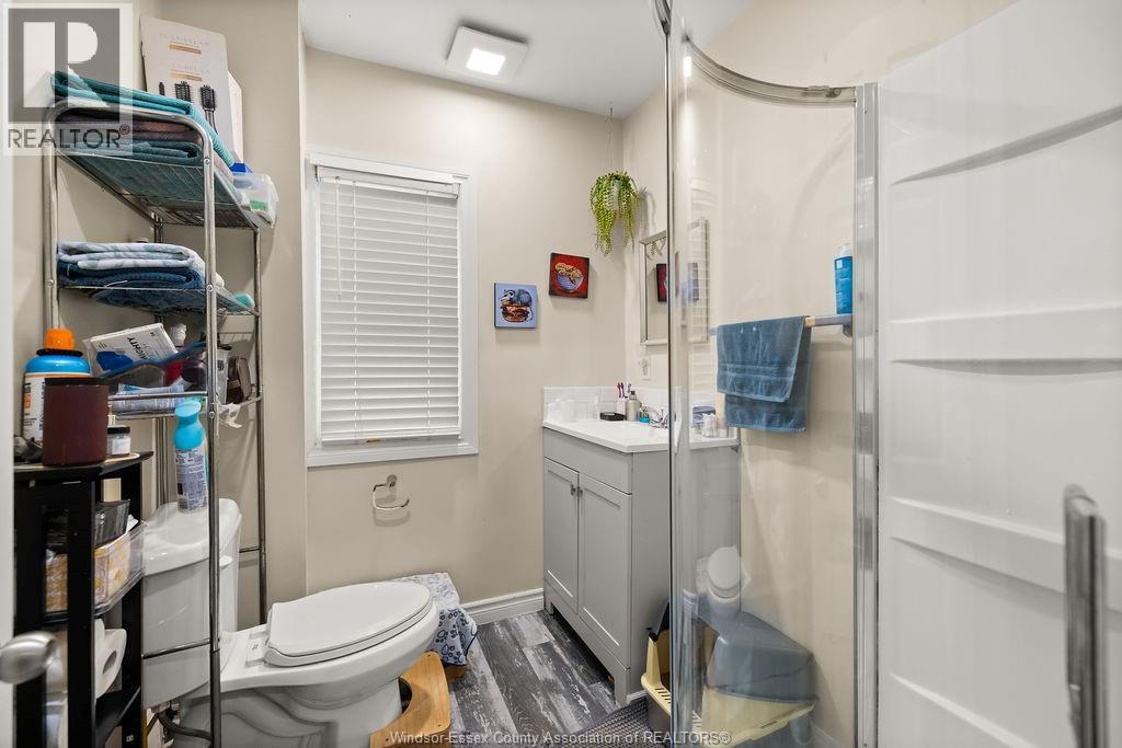 1539 Howard Property Photo 12