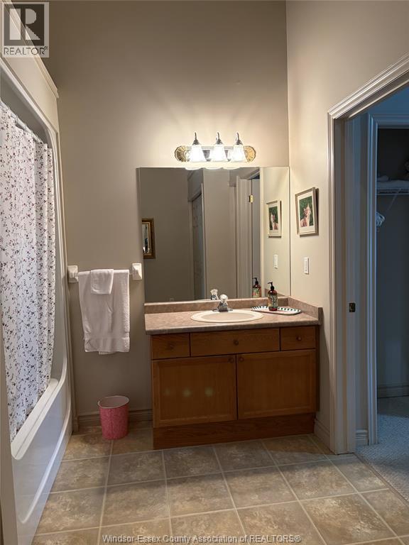 24 Erie Glen Crescent Property Photo 9