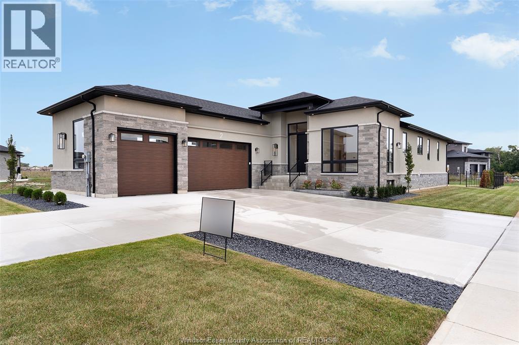2 Pebble Beach Court Property Photo 2