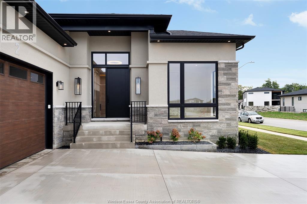2 Pebble Beach Court Property Photo 3