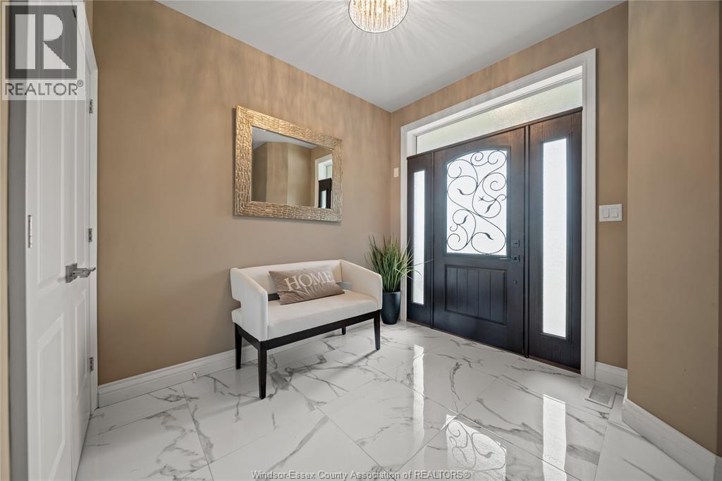 24 Peachtree Lane Property Photo 5