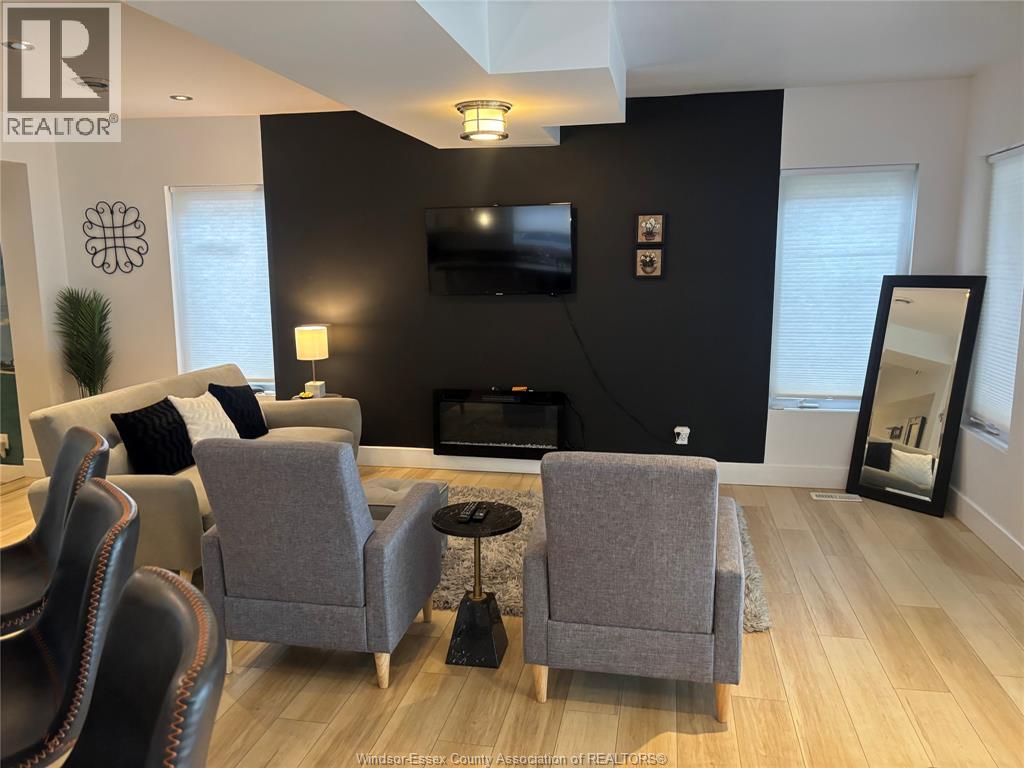 1646 Park Property Photo 6