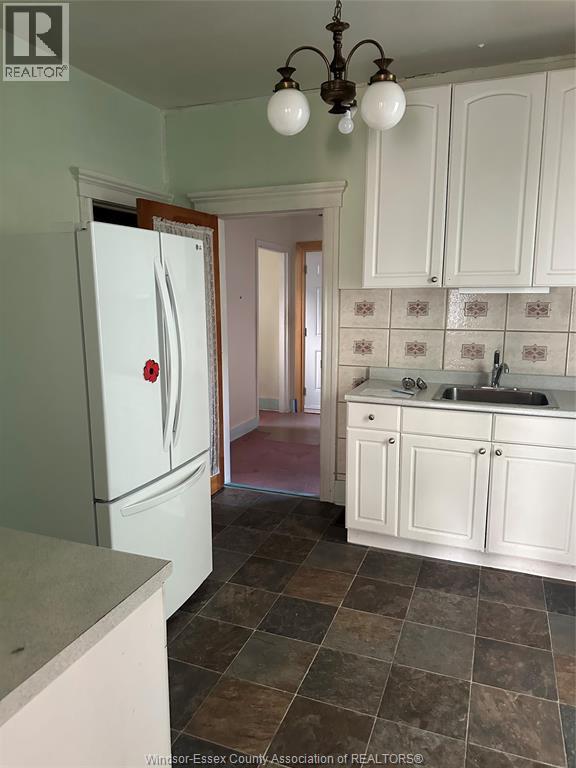 547 Pierre Avenue Property Photo 3