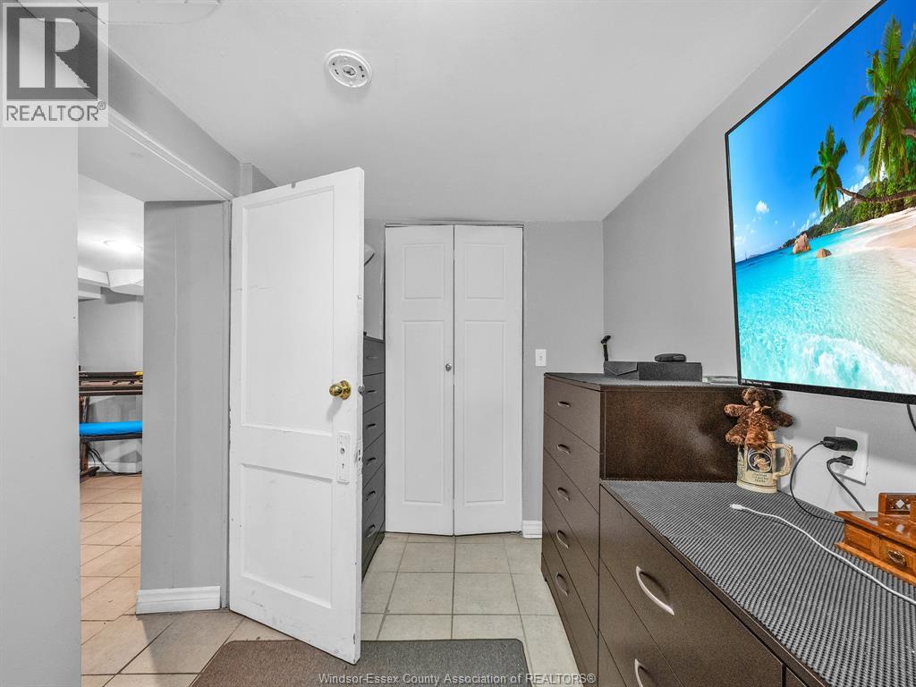 2724 Pillette Road Property Photo 23