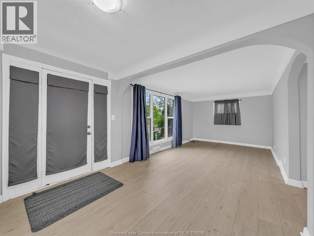 2724 Pillette Road Property Photo 29
