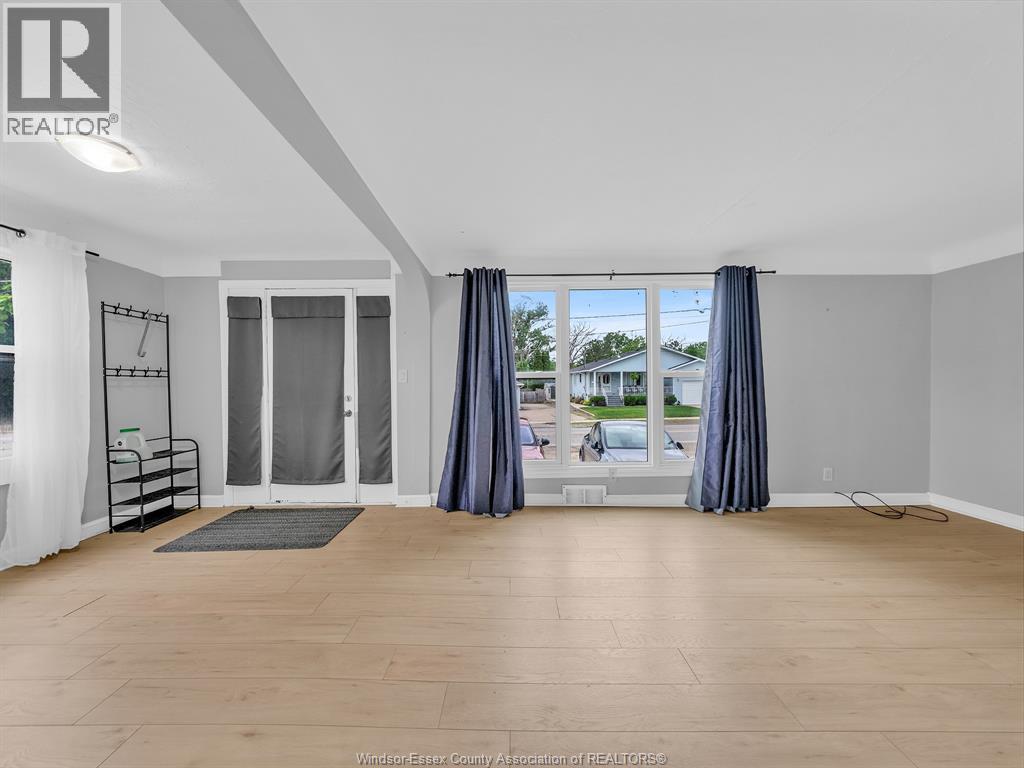 2724 Pillette Road Property Photo 31