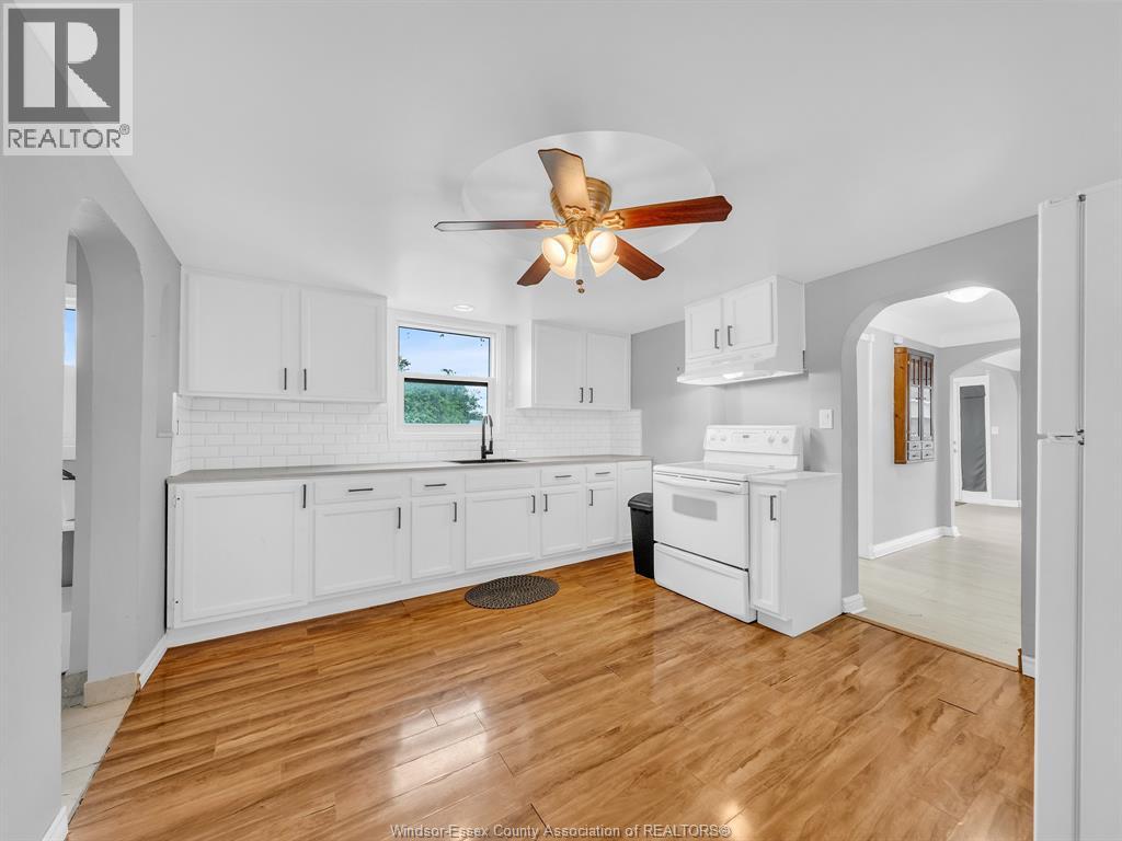 2724 Pillette Road Property Photo 32