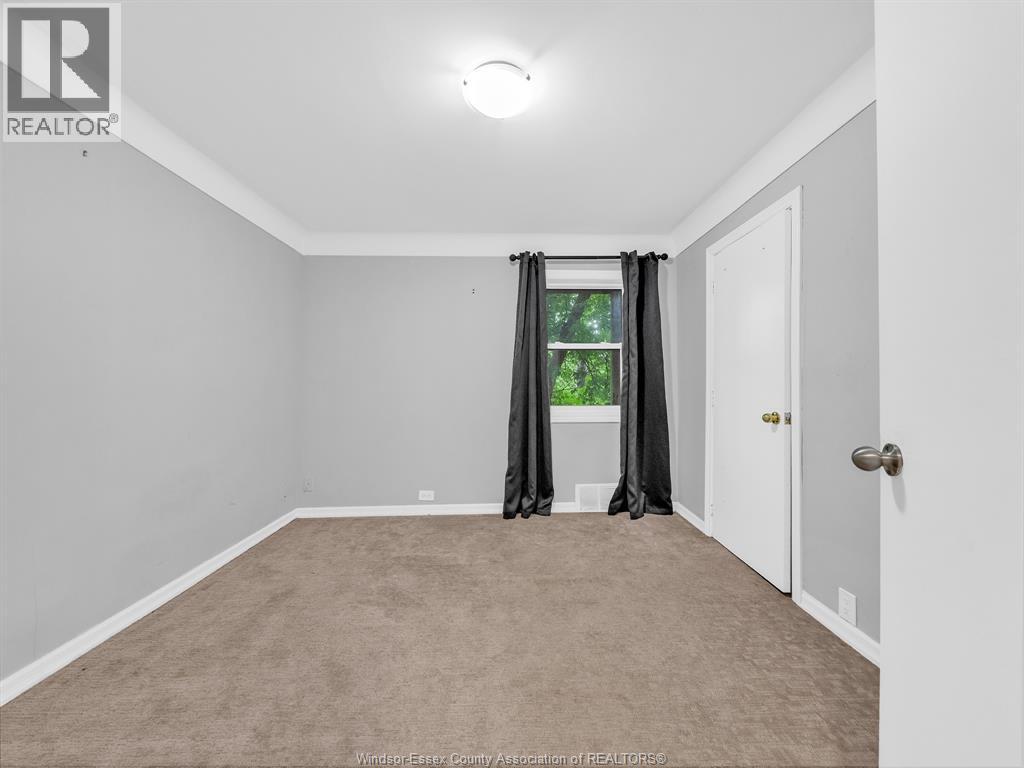 2724 Pillette Road Property Photo 35