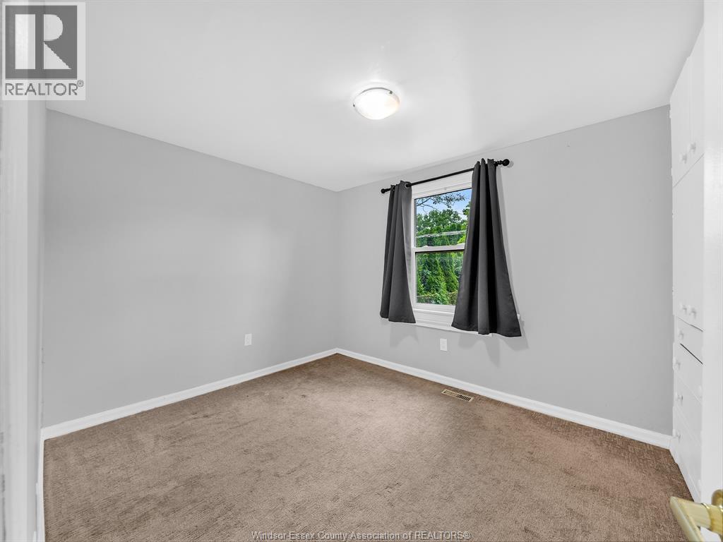 2724 Pillette Road Property Photo 40