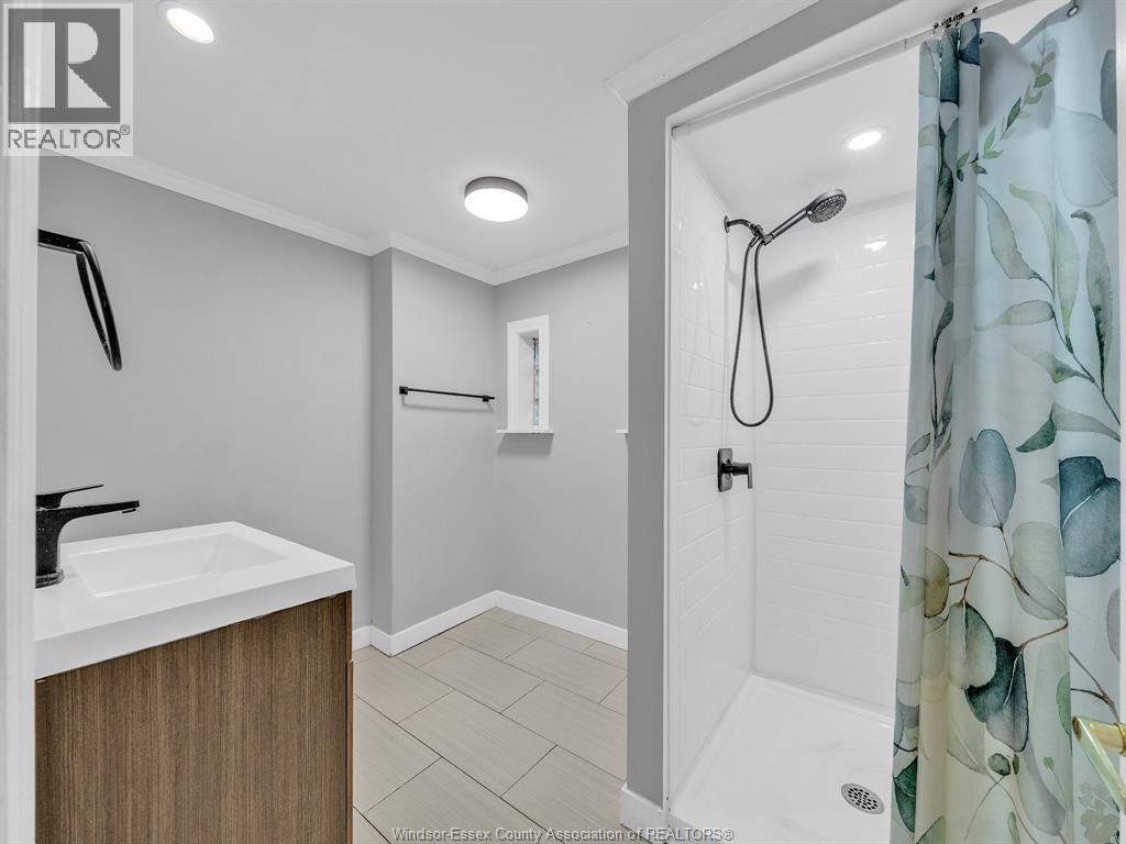 2724 Pillette Road Property Photo 43
