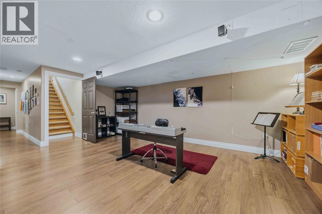 4303 Garden Crescent Property Photo 22