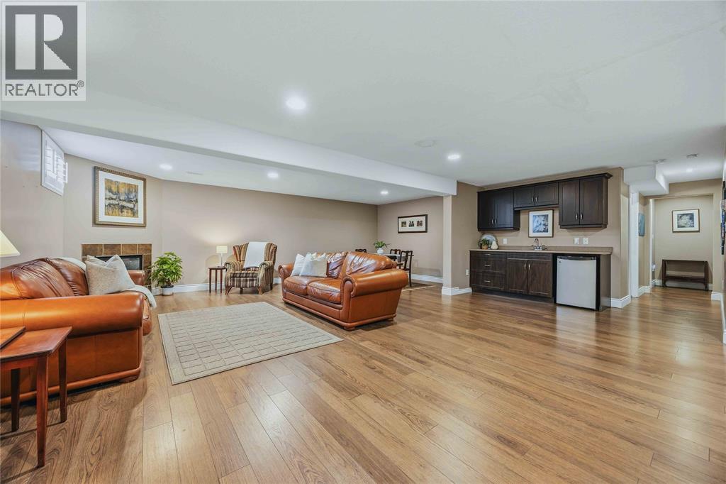 4303 Garden Crescent Property Photo 23
