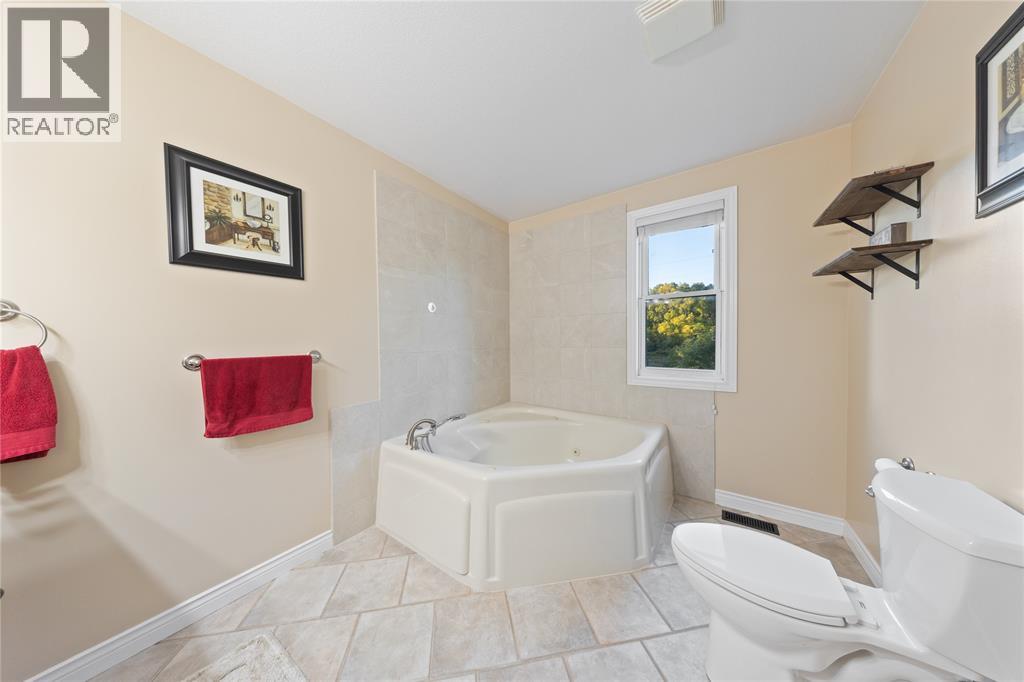1252 Downie Road Property Photo 17
