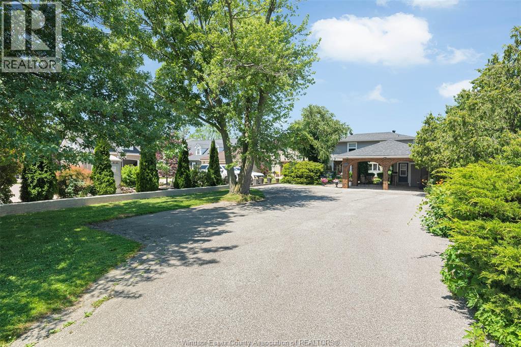 11830 Riverside Drive East Property Photo 3