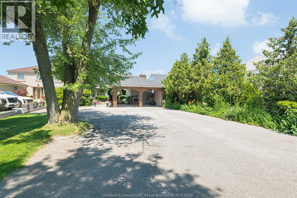 11830 Riverside Drive East Property Photo 4