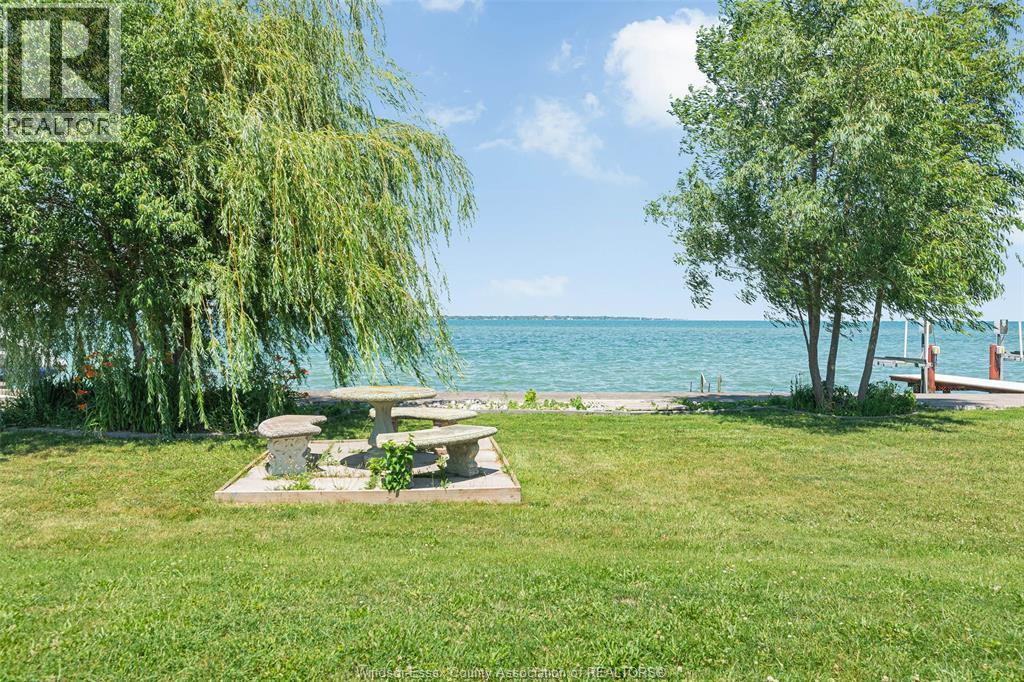 11830 Riverside Drive East Property Photo 12