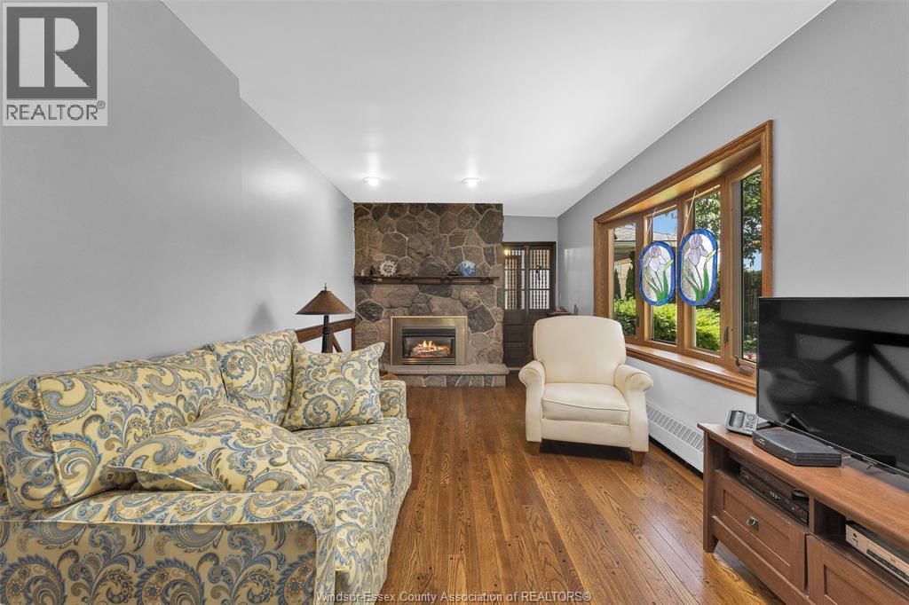 11830 Riverside Drive East Property Photo 18