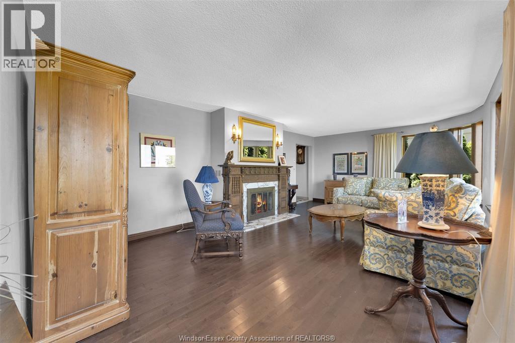 11830 Riverside Drive East Property Photo 23