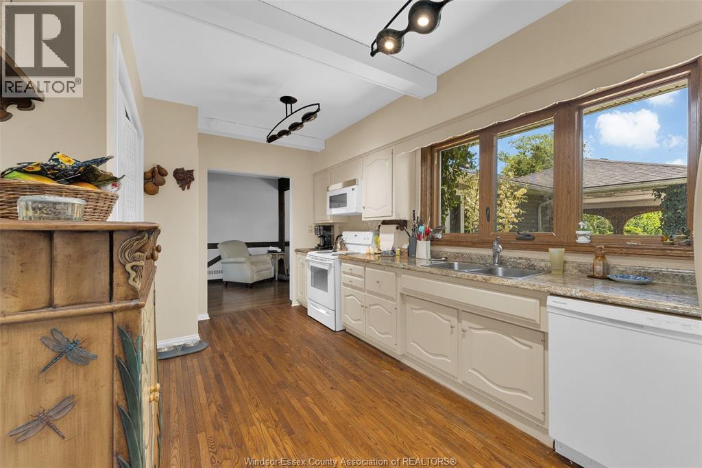 11830 Riverside Drive East Property Photo 27