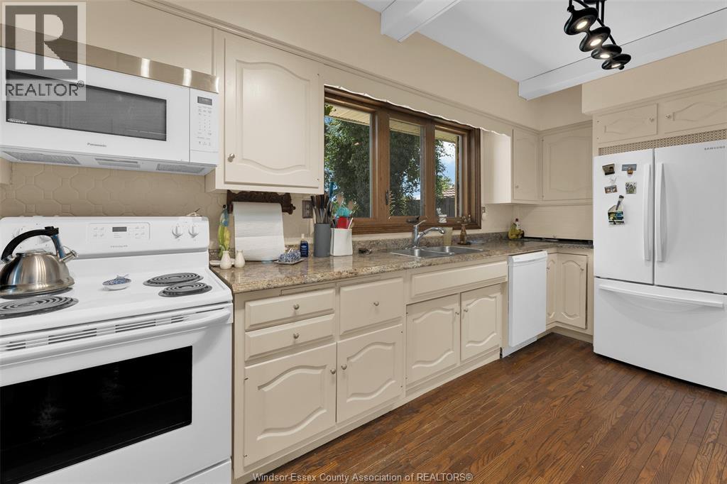 11830 Riverside Drive East Property Photo 29