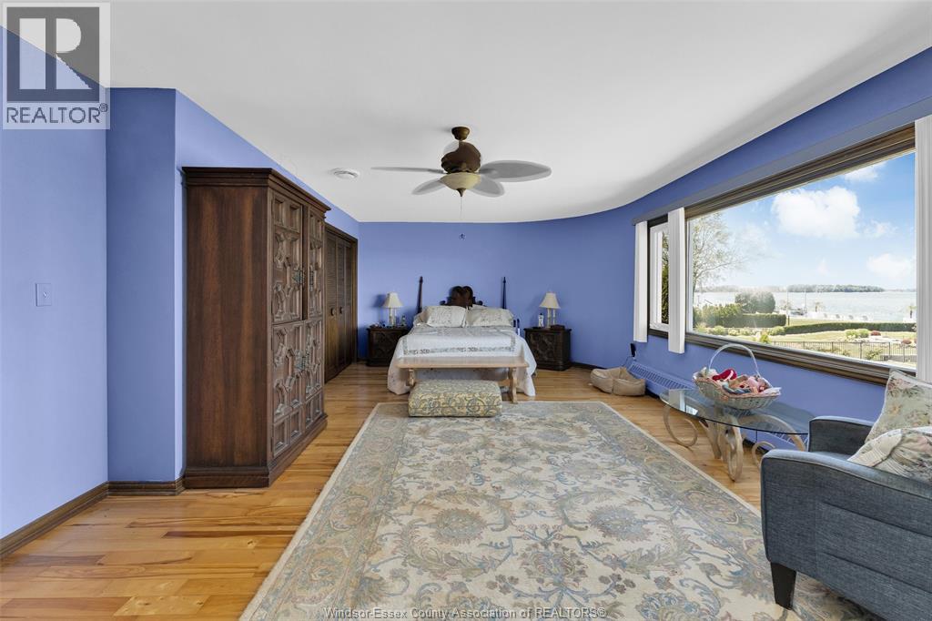 11830 Riverside Drive East Property Photo 34