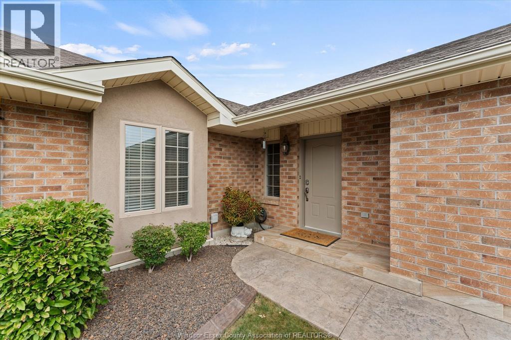 523 Golfview Property Photo 4