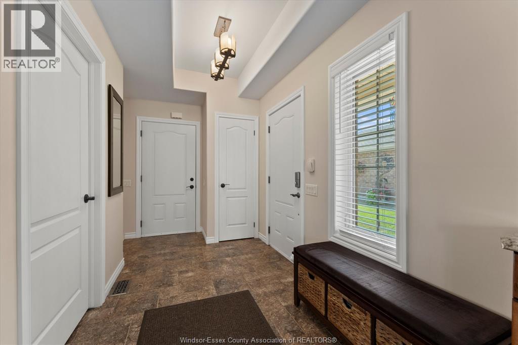 523 Golfview Property Photo 5