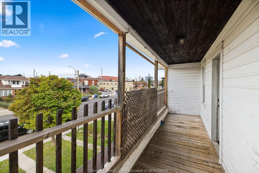 1044 Parent Avenue Unit# Upper Property Photo 11
