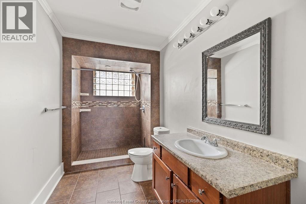 1044 Parent Avenue Unit# Upper Property Photo 15