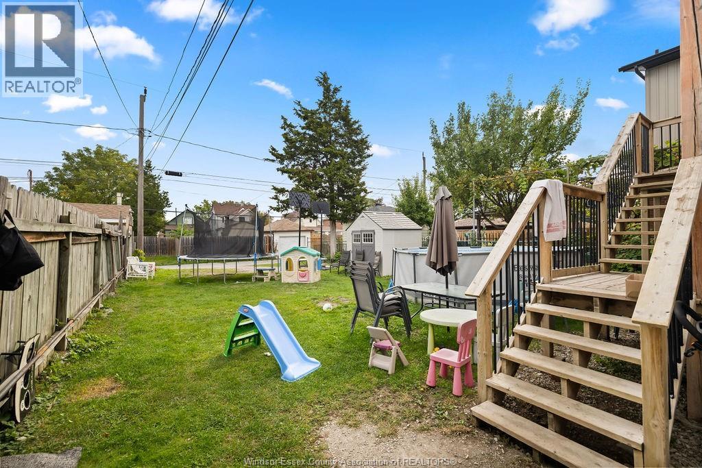 1044 Parent Avenue Unit# Upper Property Photo 17