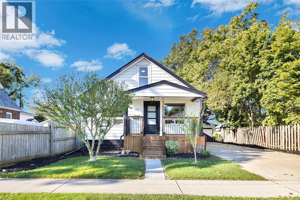 1541 Albert Property Photo 2