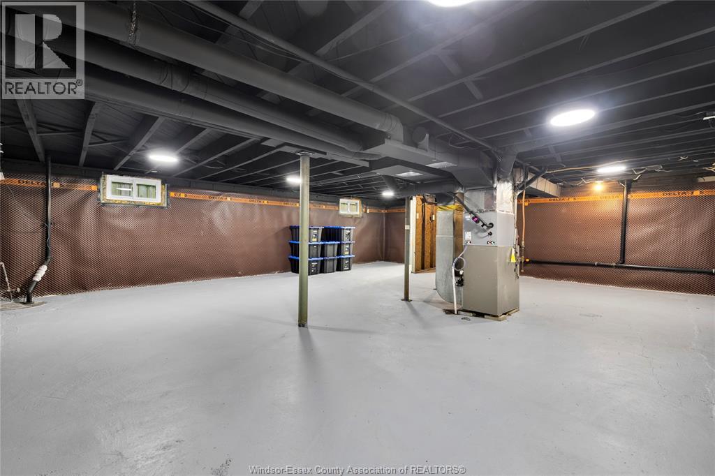 1541 Albert Property Photo 28