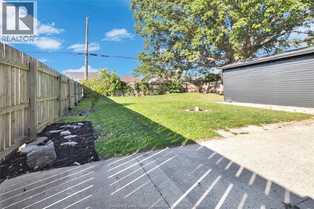 1541 Albert Property Photo 29