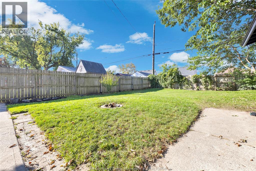 1541 Albert Property Photo 30