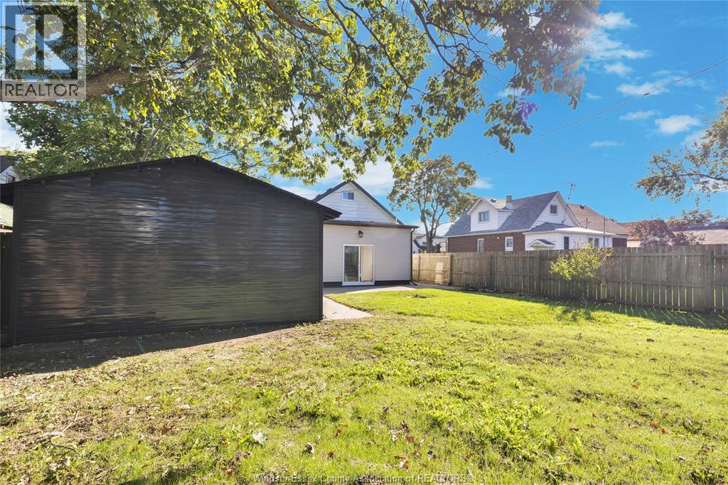 1541 Albert Property Photo 32