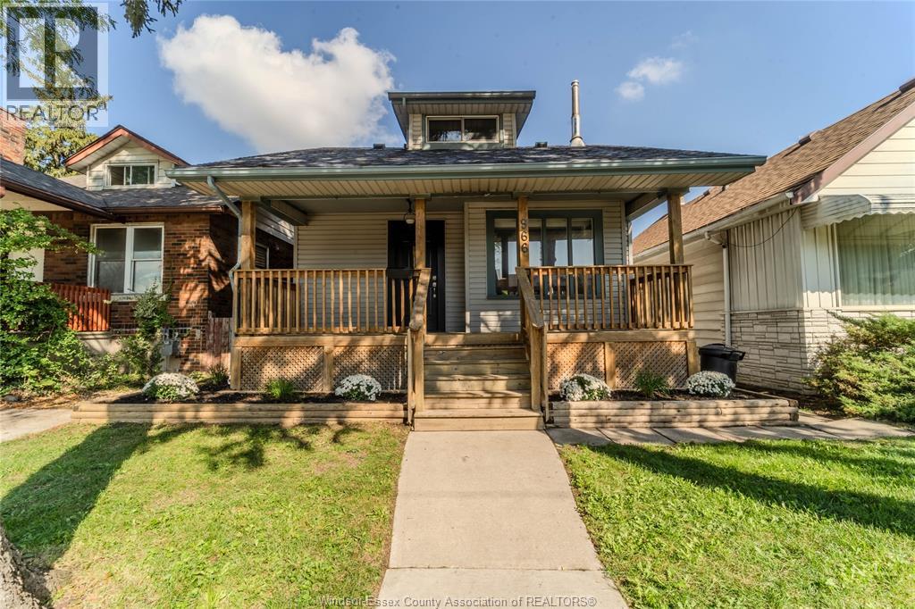 966 Curry Avenue Property Photo 1