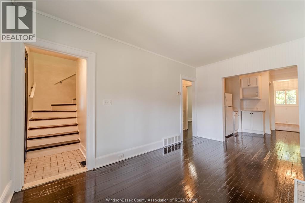 966 Curry Avenue Property Photo 4
