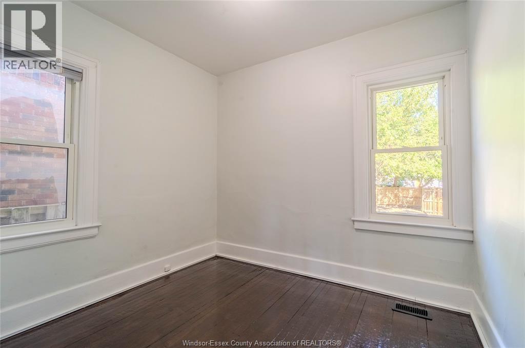 966 Curry Avenue Property Photo 7