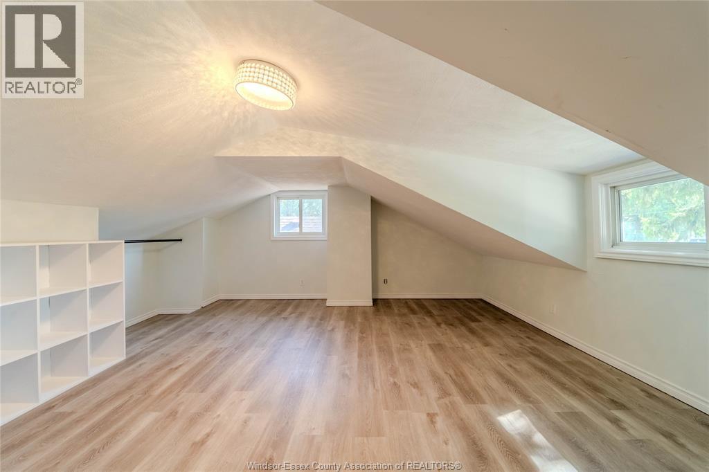 966 Curry Avenue Property Photo 8