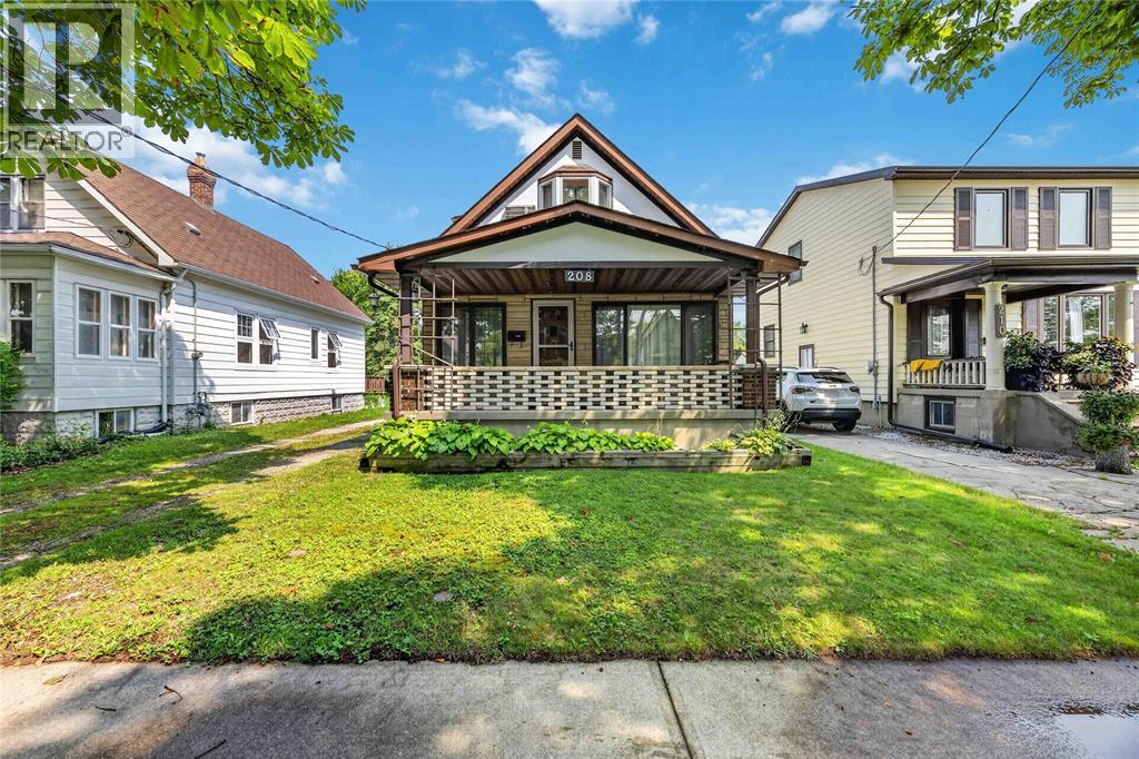 208 Ross Avenue Property Photo 1
