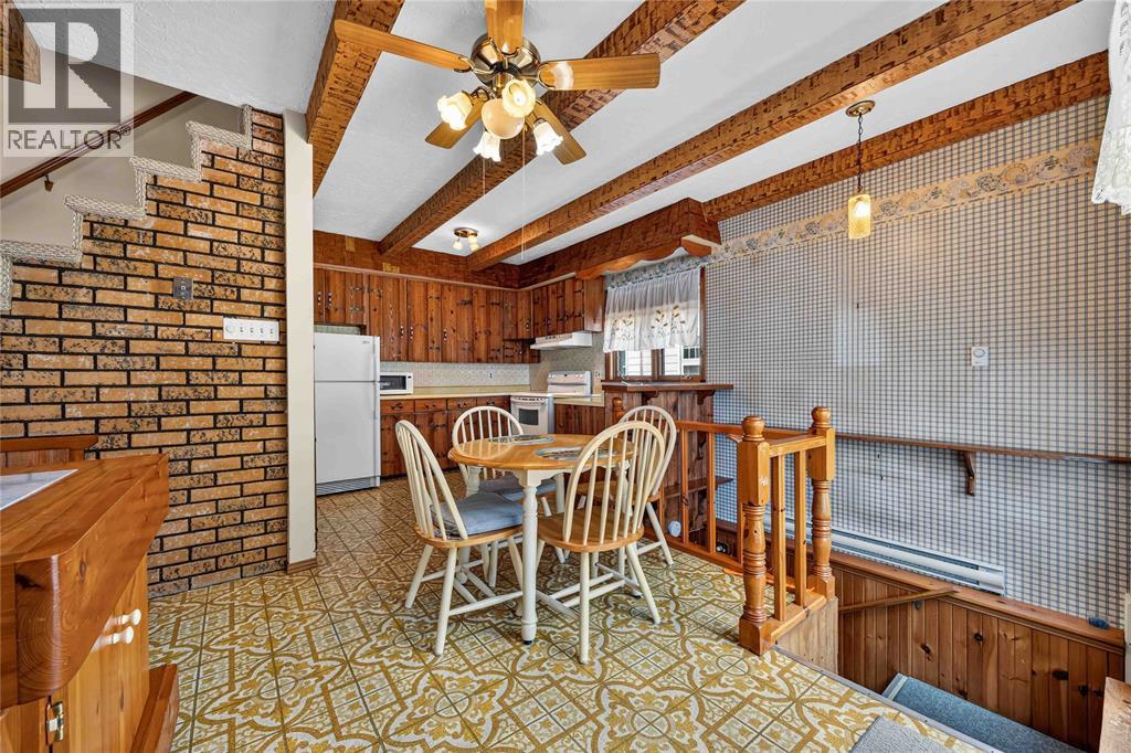 208 Ross Avenue Property Photo 9