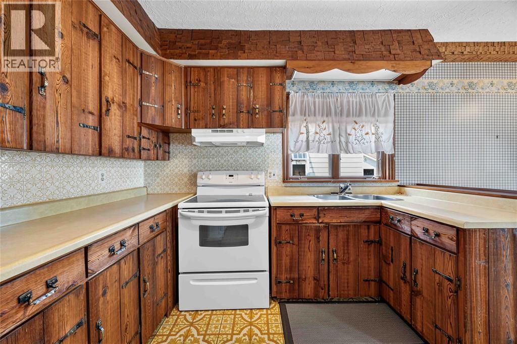 208 Ross Avenue Property Photo 11