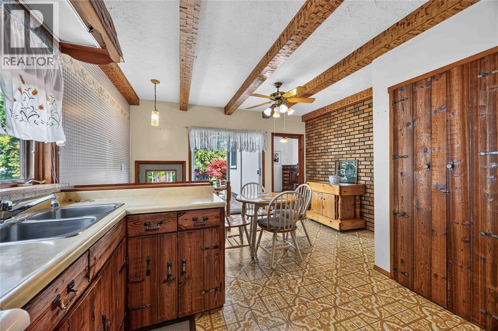 208 Ross Avenue Property Photo 12