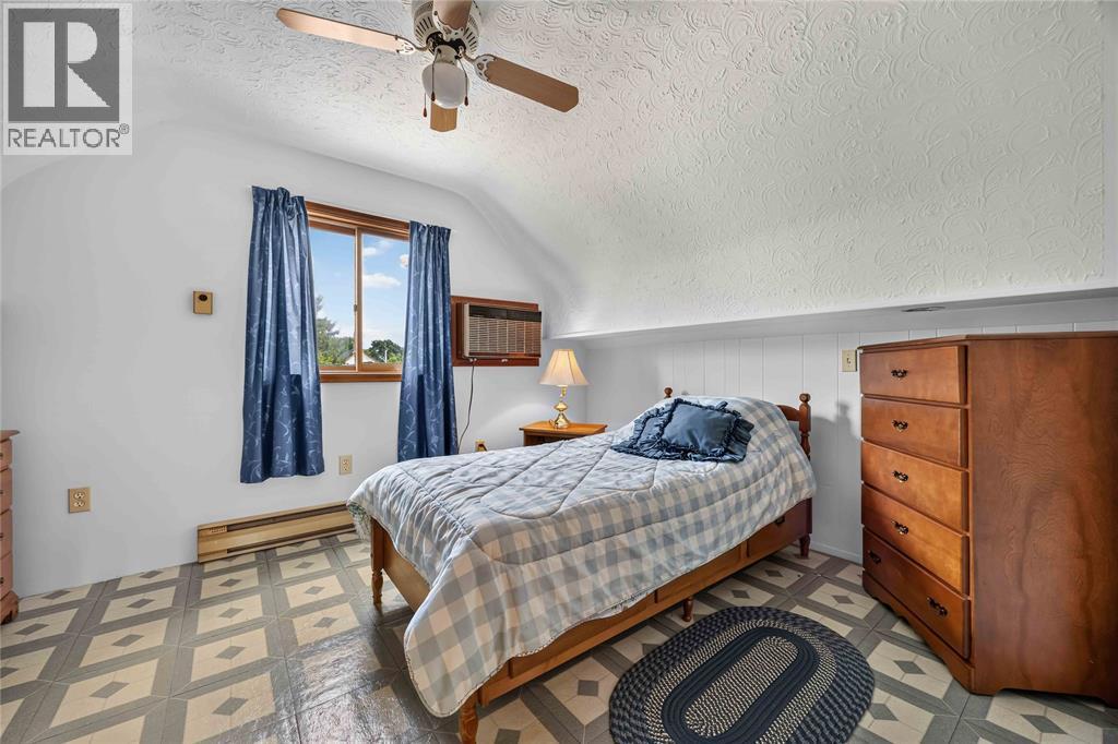 208 Ross Avenue Property Photo 18