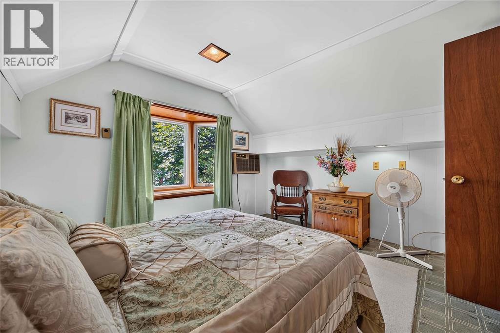 208 Ross Avenue Property Photo 22