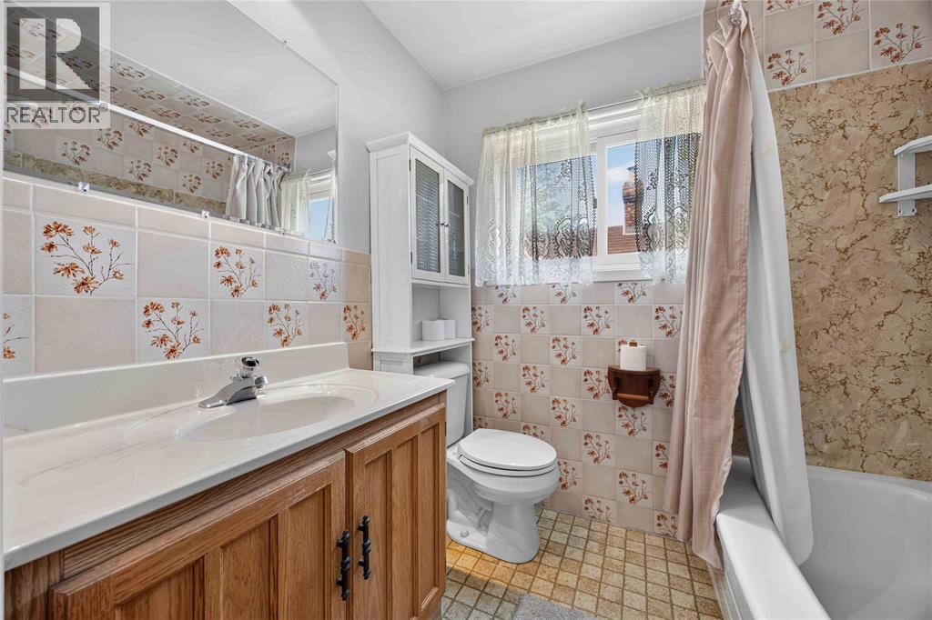 208 Ross Avenue Property Photo 23