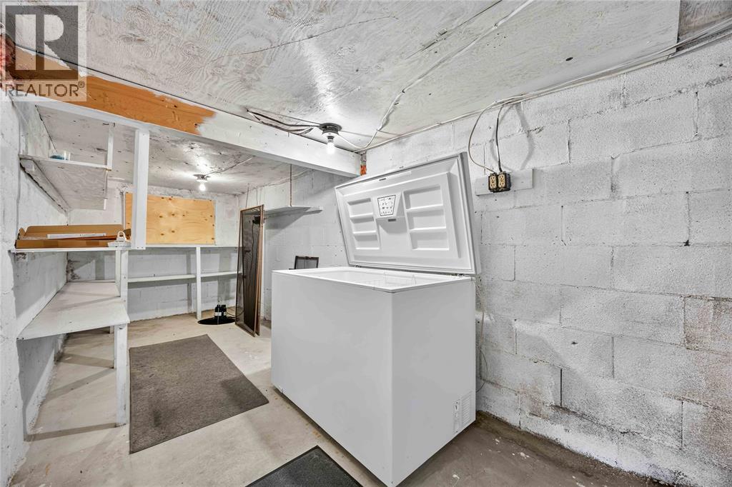 208 Ross Avenue Property Photo 28