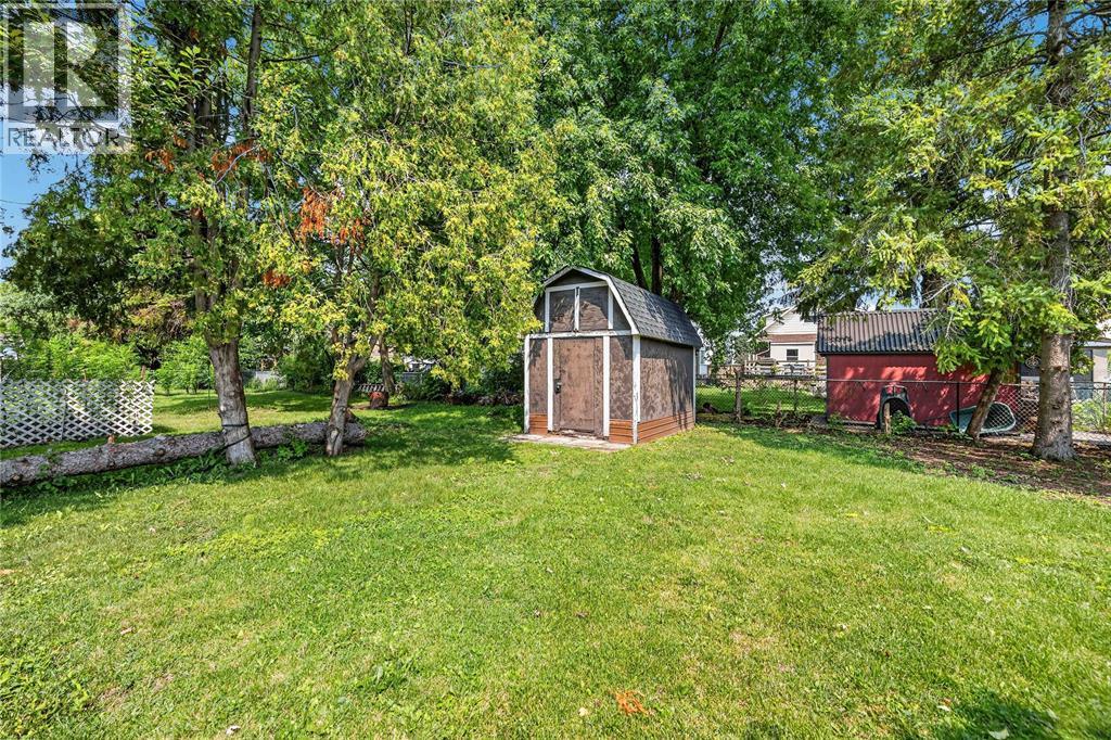 208 Ross Avenue Property Photo 32
